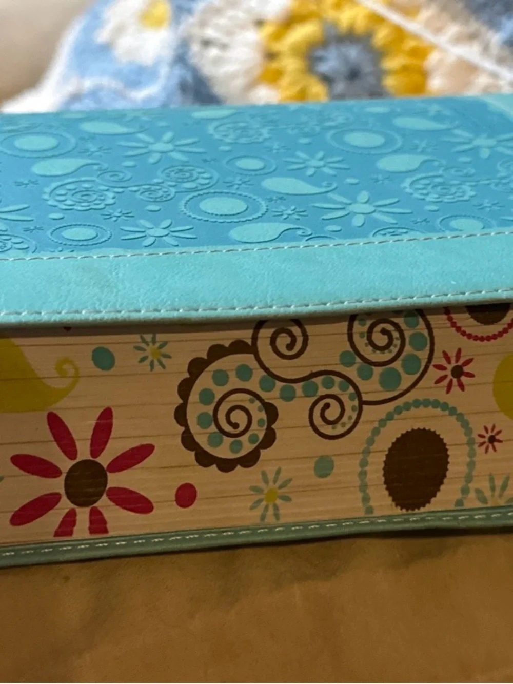 NIV True Images Bible for Teen Girls - Zondervan Publishers 2012